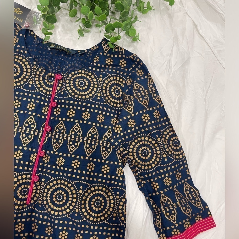 Avaasa suit top NWT